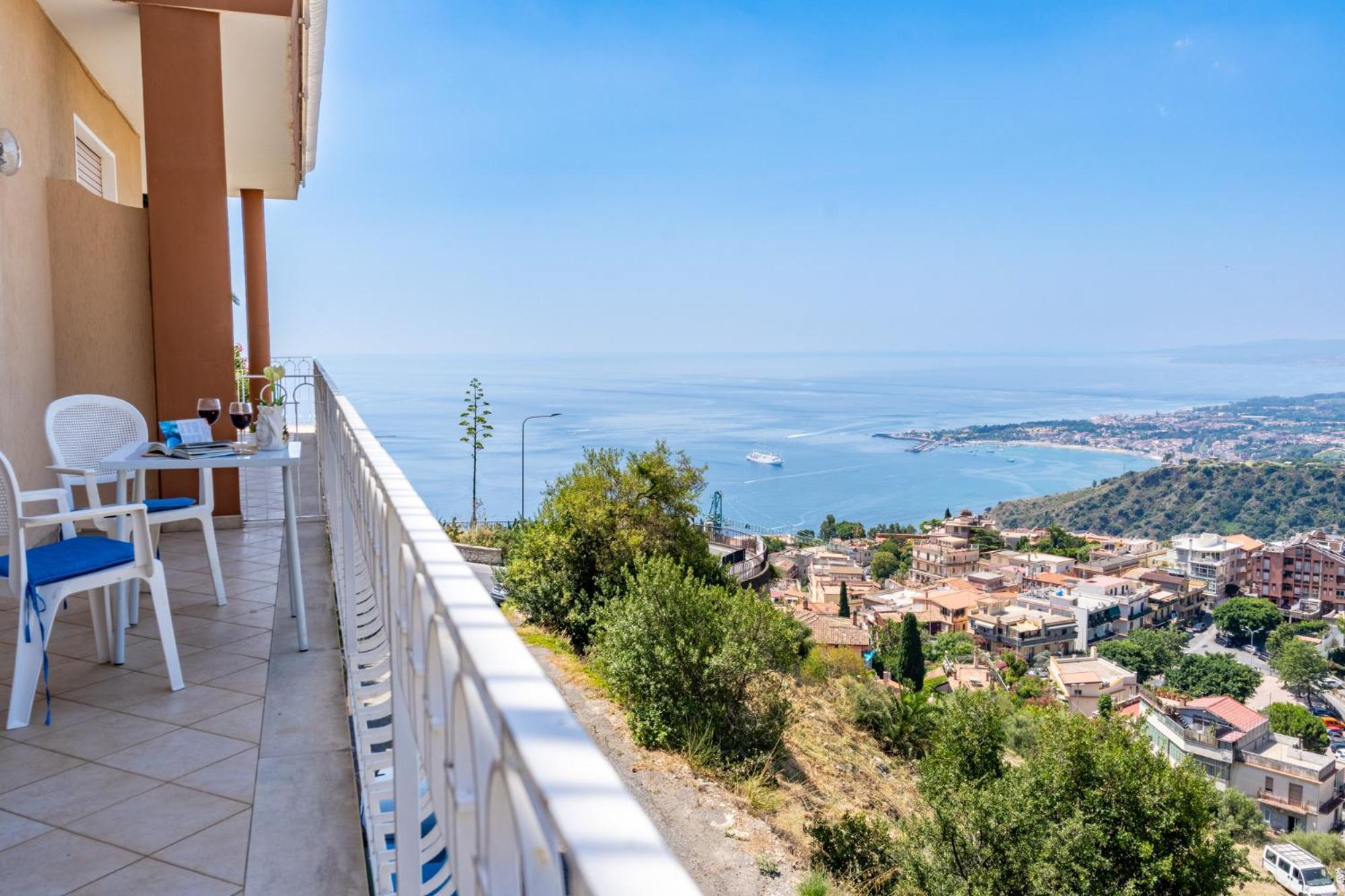 Erika- Panoramic Flat Appartement Taormina