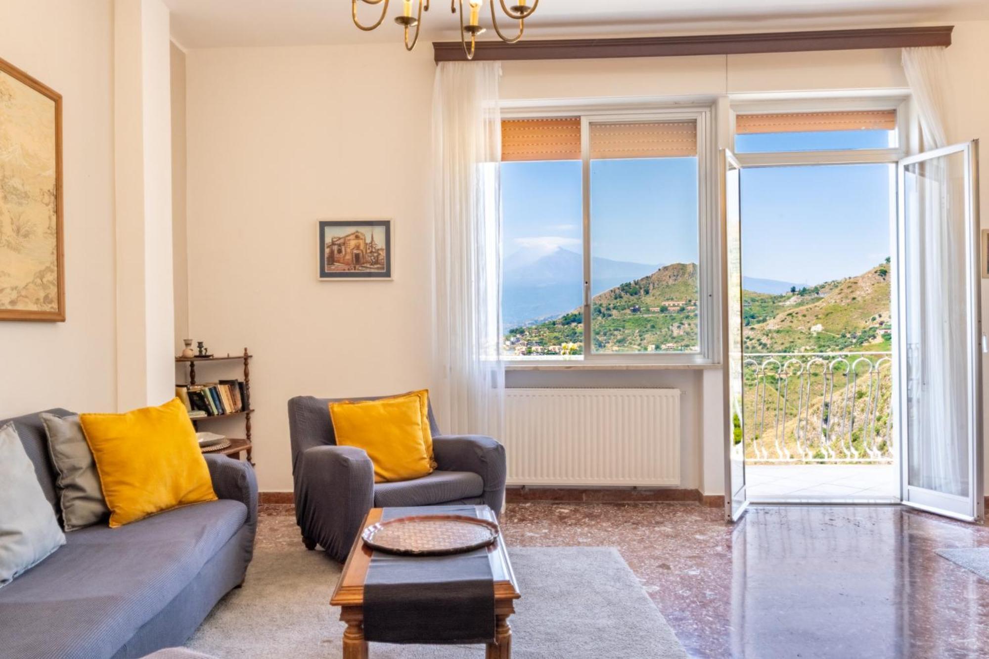 Erika- Panoramic Flat * Taormina